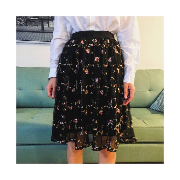 F21 Floral Tulle Skirt - Picture 3 of 10